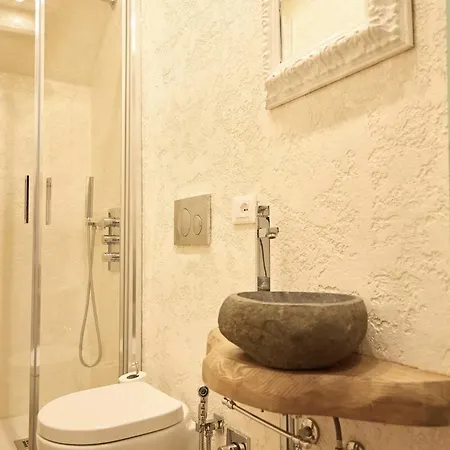 Santa Croce Stylish Apartment